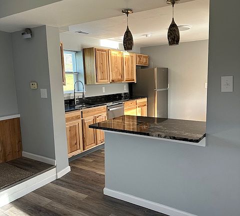 4th image of 1379 Stewartstown Rd #B