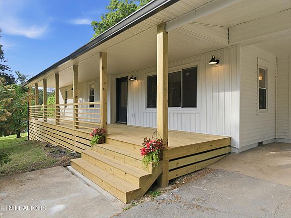 4th image of 1016 Artella Dr