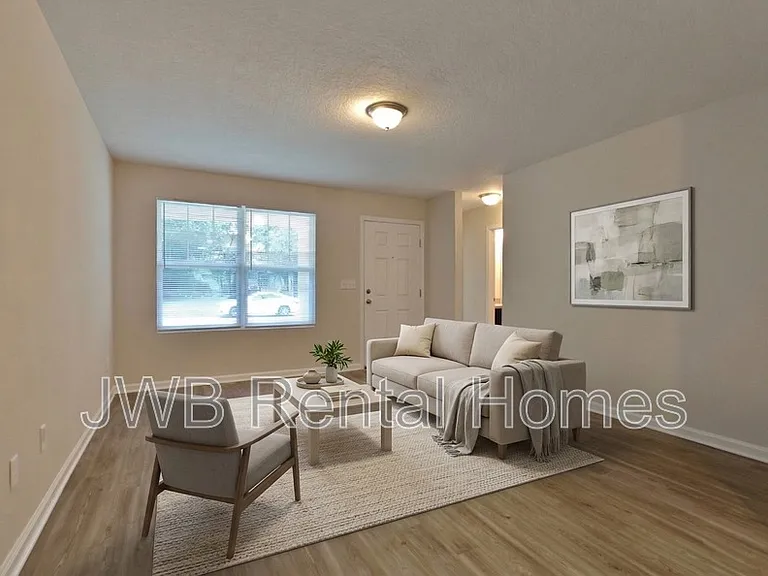 1740 W 9th St — Photo 8