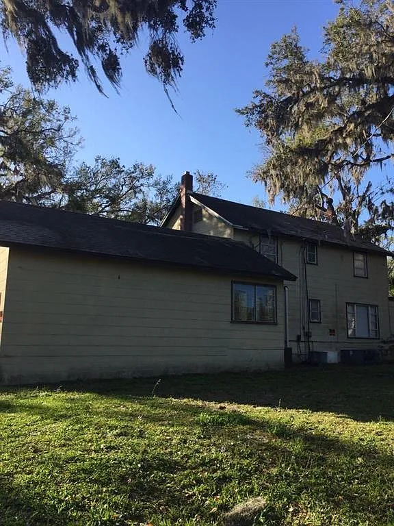 3 bed, 2.5 bath, 1664 sqft, $2,400 — Photo 2
