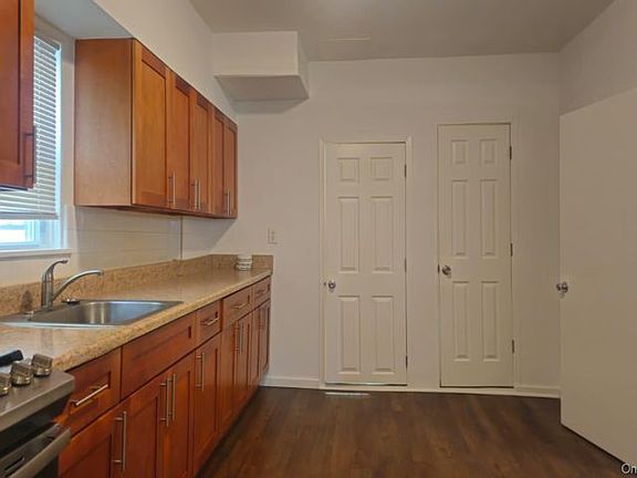 2nd image of 22 Ford St Floor 1