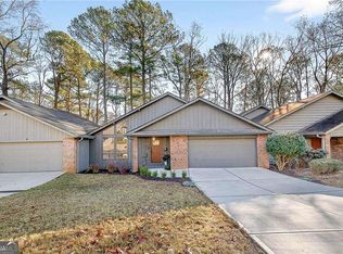210 Lakeview Rdg W, Roswell, GA 30076