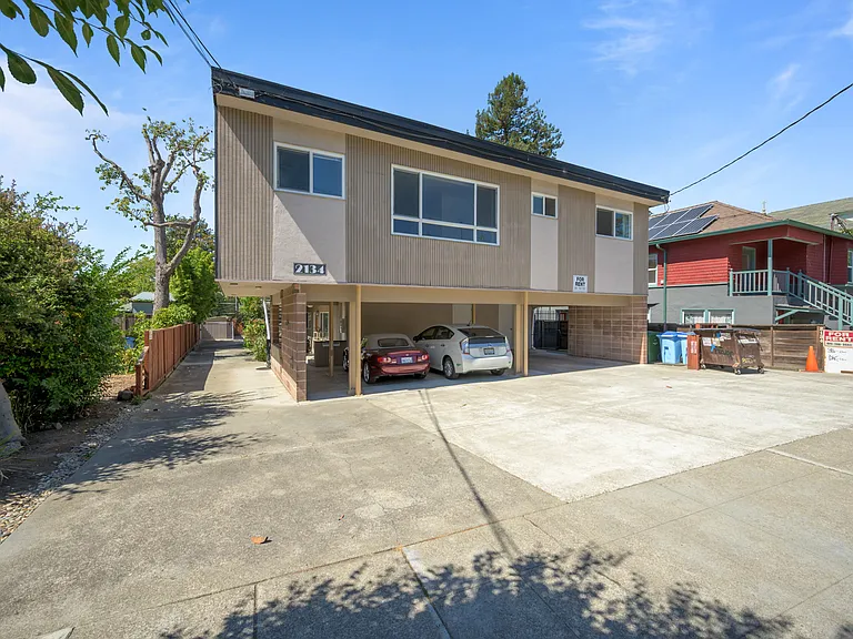 2134 McGee Ave #B — Photo 1