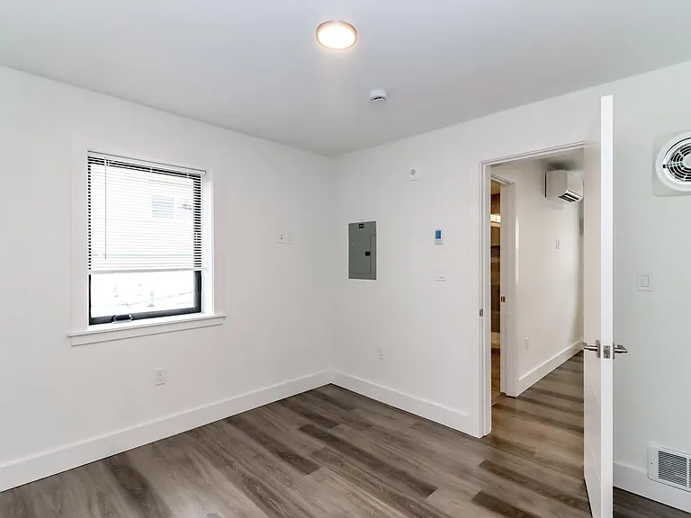 127 N Olympic Ave #202 — Photo 8