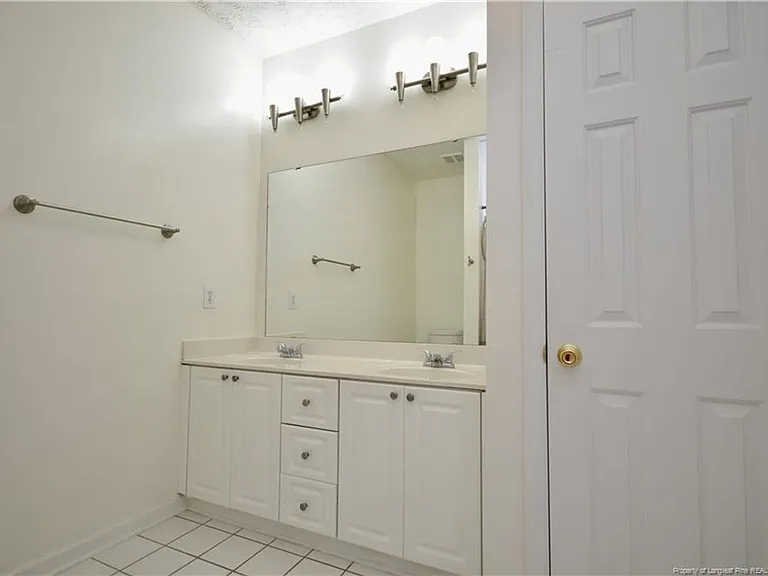 4050-201 Bardstown Ct — Photo 4