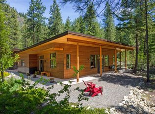 11 Spring Creek Ln, Winthrop, WA 98862