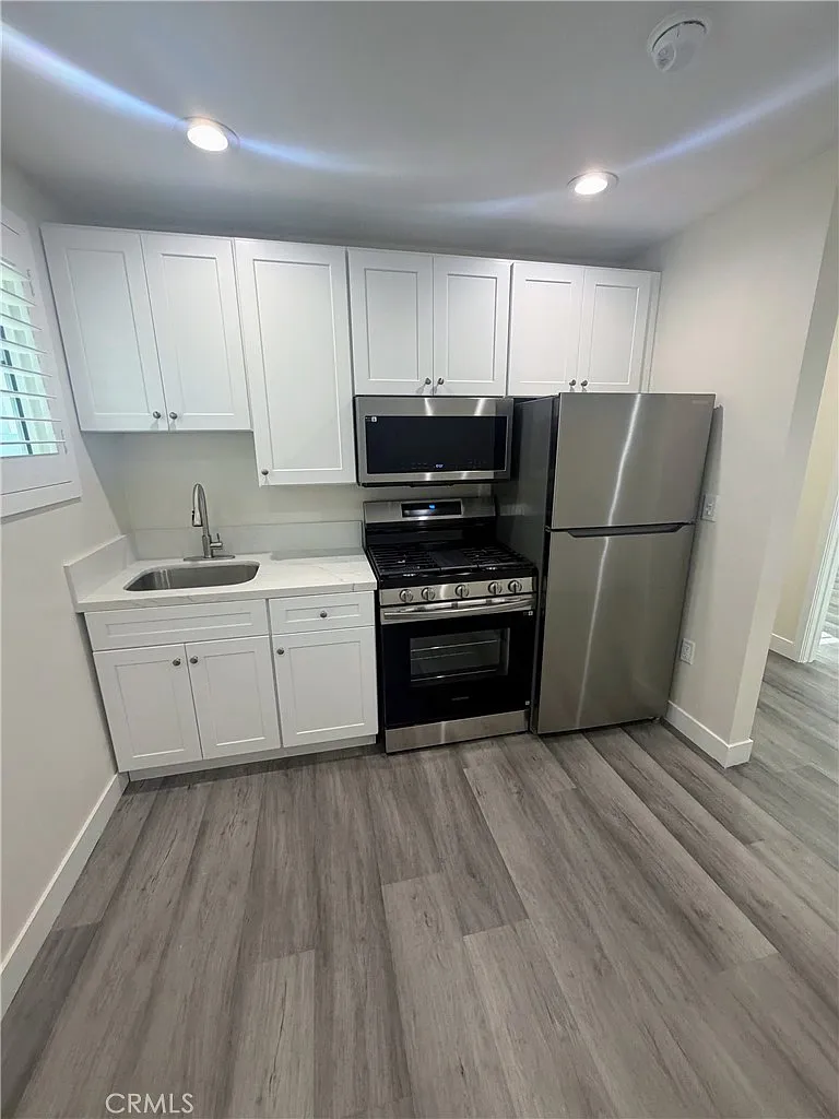 1 bed, 400 sqft, $1,800 — Photo 1