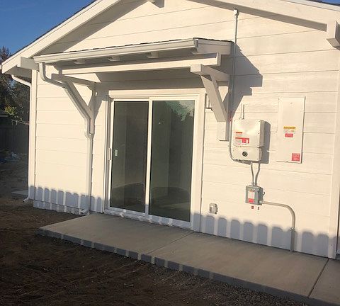 3rd image of 325 E Mariposa Way