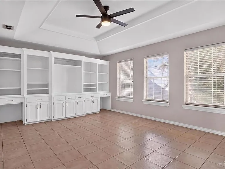 2308 Colorado St — Photo 28