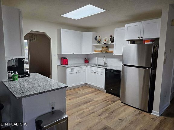 5th image of 2021 Pigeon Ridge Rd