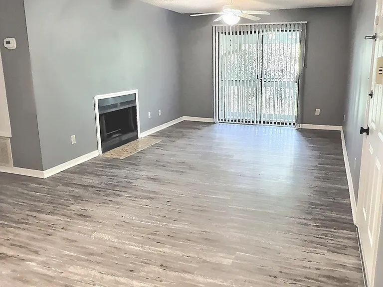 Sandalwood Apartments — Photo 7