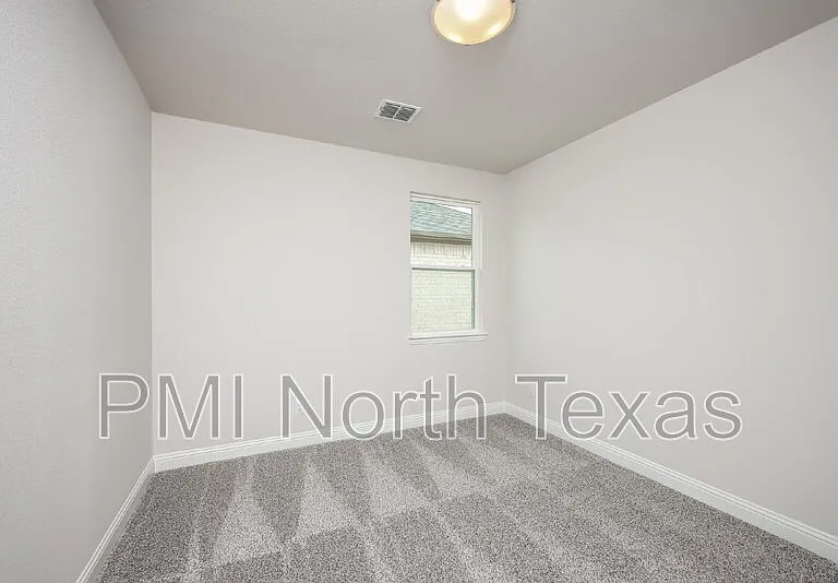 3006 Camellia St — Photo 4