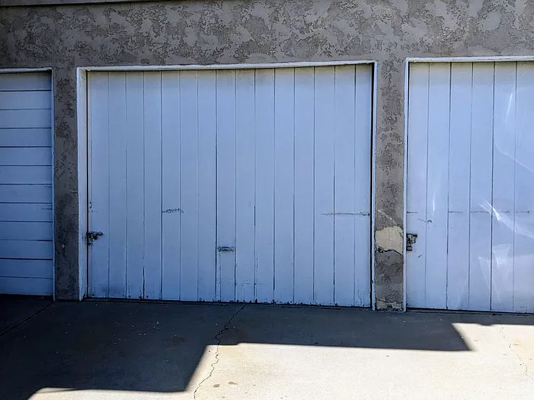 2237 Rose Ave — Photo 17