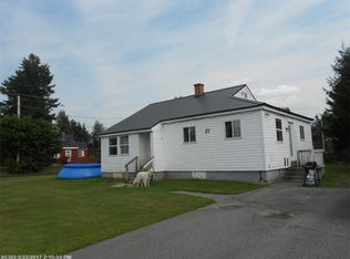 27 Elizabeth St, Presque Isle, ME 04769
