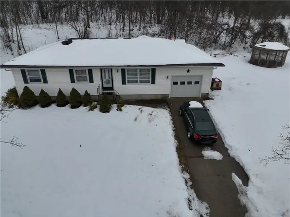 25 Burgess St, Auburn, NY 13021