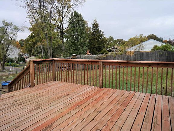 3rd image of 5227 Vine Ave