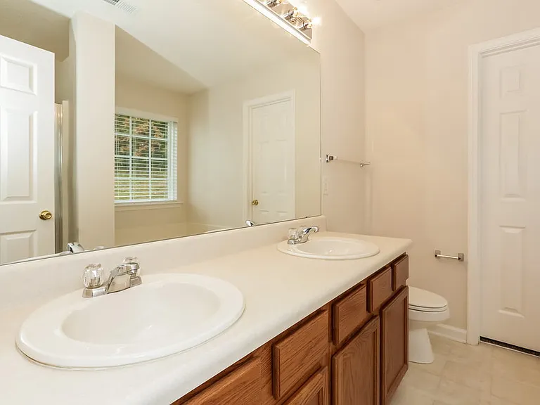 14014 Riding Hill Ave — Photo 16