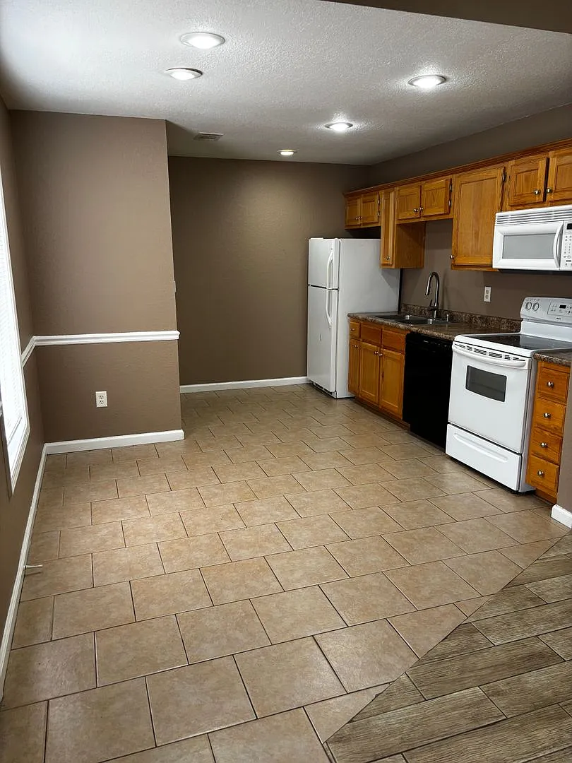 1603 Latourette Drive — Photo 1