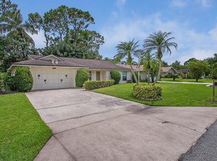 4588 Parrot Ave, Naples, FL 34104