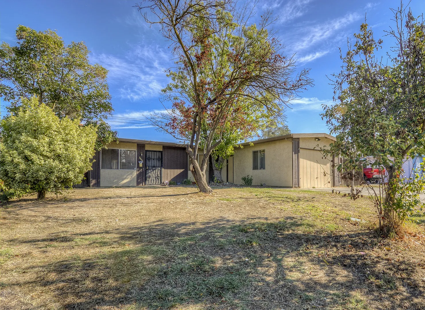 3905 Moonbeam Dr photo 1