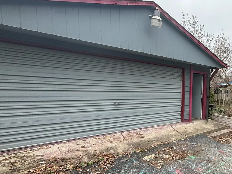 116 S Johnson Ave — Photo 15
