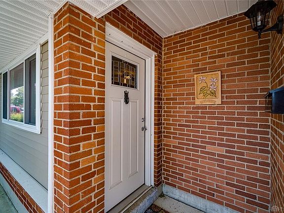 3rd image of 515 Attica St
