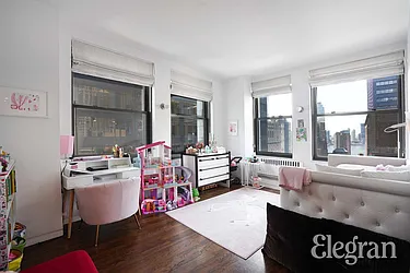 Rented by (Legacy) Elegran