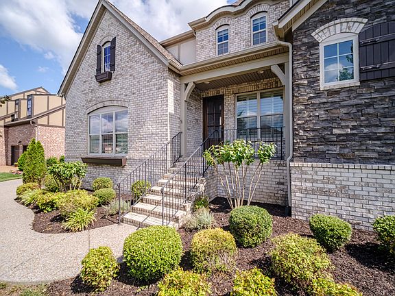 3rd image of 420 Sweet Fern Dr