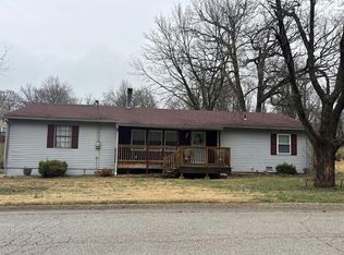 8 Brown Dr, Fairview Heights, IL 62208