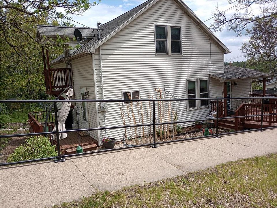 1st image of 109 3rd Street