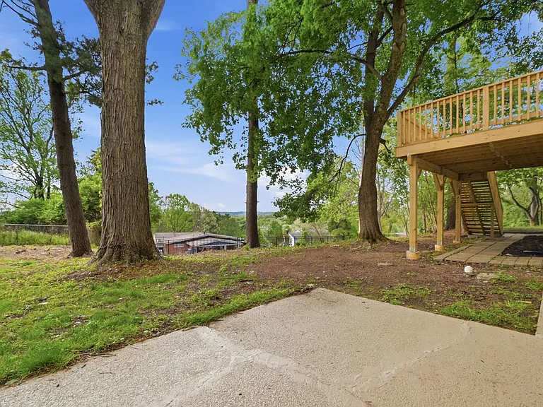 624 Orchard Hill Dr — Photo 46