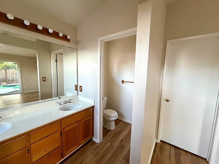 4901 Hillridge Way — Photo 24