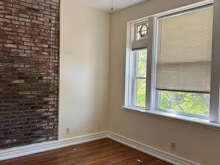2027 Russell Blvd. — Photo 24