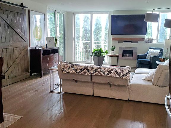 4th image of 5818 Whitsett Ave #304