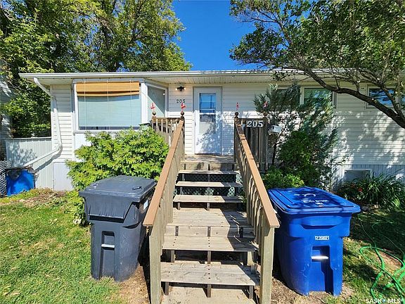 2nd image of 205 1st Ave NW