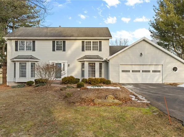 6 Osage Trl, Spencerport, NY 14559