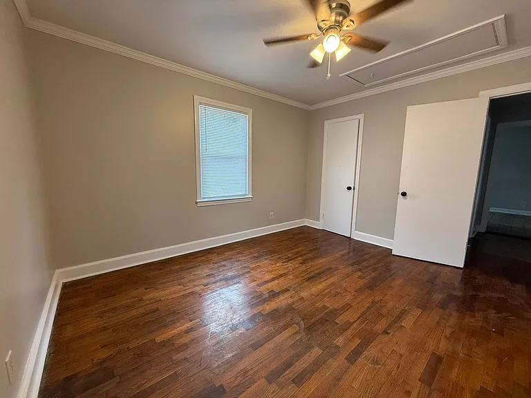 426 N Elm St NW — Photo 9