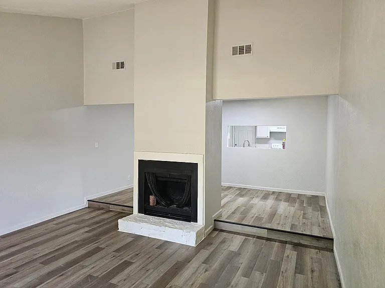 10886 E 33rd St — Photo 9