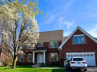 1264 N Forest View Cir, Palatine, IL 60067