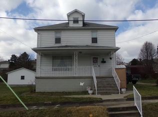 2 Maple St, Masontown, PA 15461