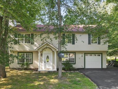 1201 Hunters Woods Dr, East Stroudsburg, PA, 18301