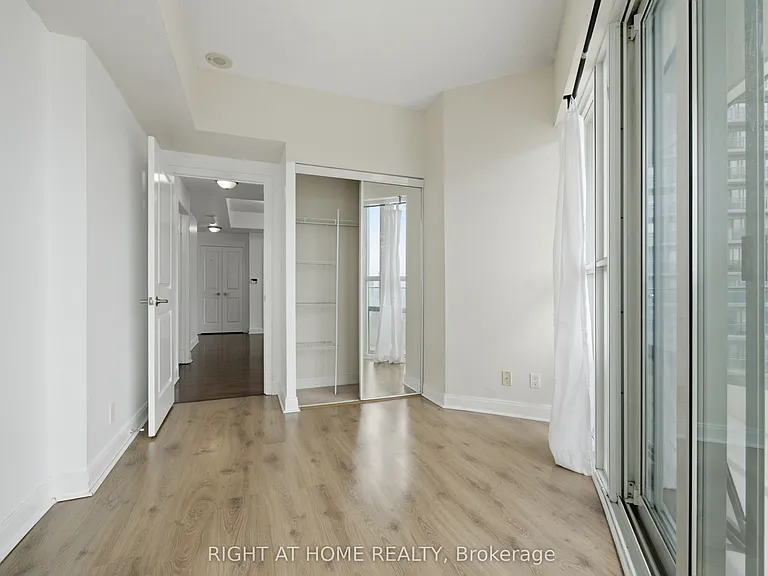 50 Absolute Ave #3806 — Photo 16