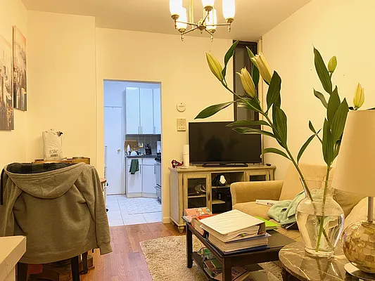 Rented by Compass | media 7