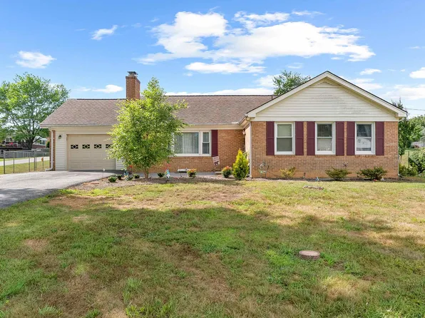 195 Ash Dr, Christiansburg, VA 24073