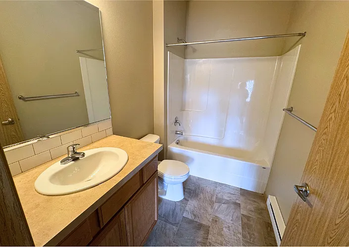 Hastings Apartments — Photo 12