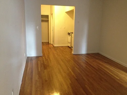 Rented by 4 Points Properties | media 22