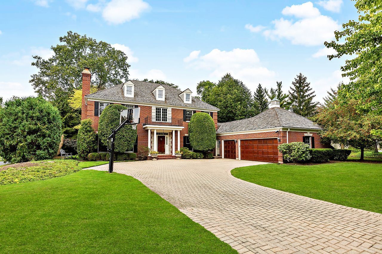 1056 Sir William Ln, Lake Forest, IL 60045 Zillow