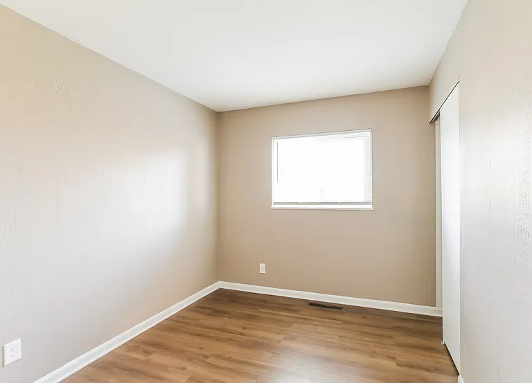 1344 Southfield Dr S — Photo 11