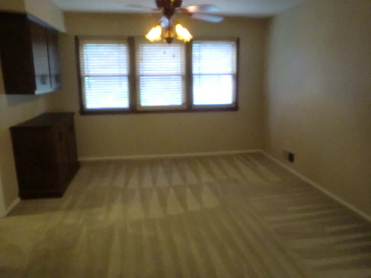 3 bed, 2.5 bath, 1550 sqft, $2,350 — Photo 2