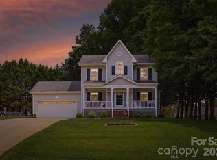 612 35th St NE, Conover, NC 28613